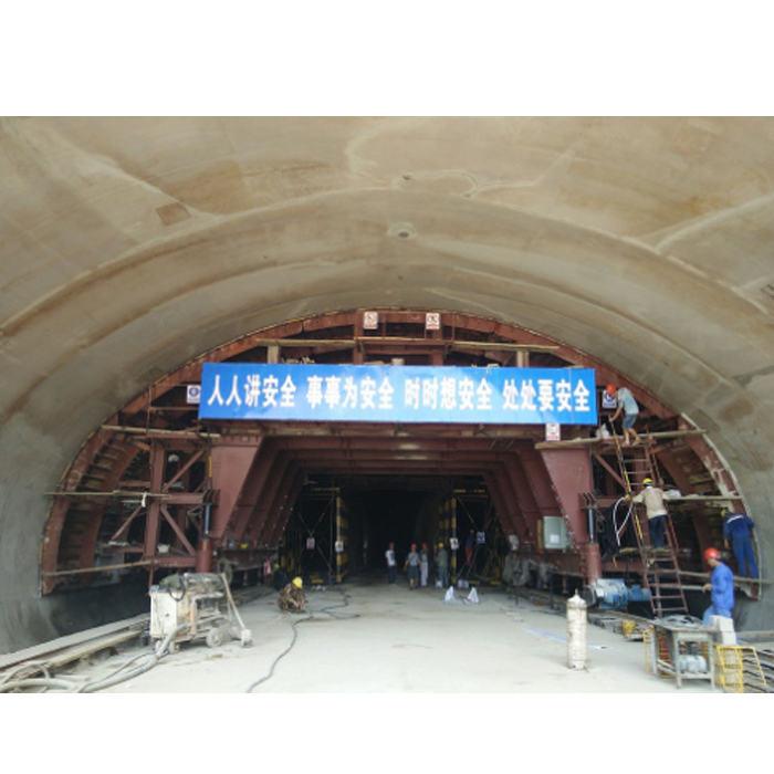 Processo di installazione del carrello per rivestimento tunnel