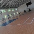 Piso esportivo da quadra de basquete