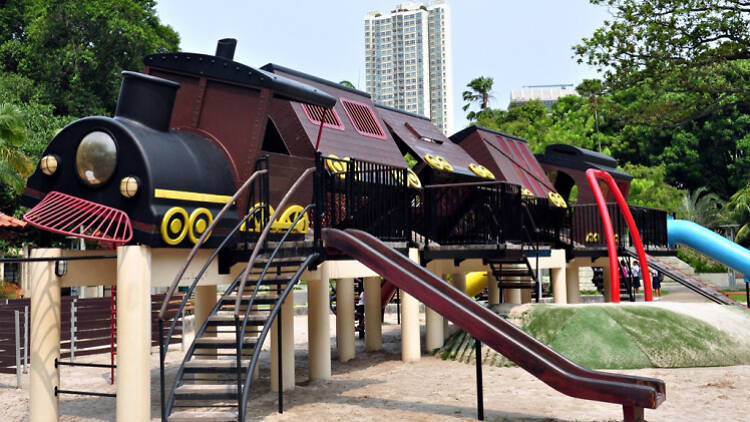 b4-Tiong-Bahru-Park-Playground equipment