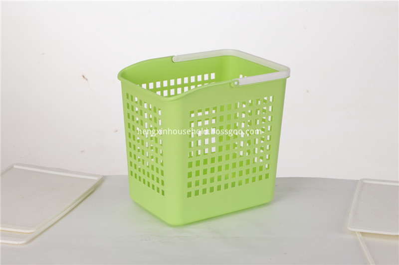 Plastic organizer baskets
