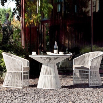 Wicker Garden Sets: Rattan Dining Round Table and Chair Sets