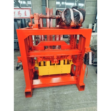 Высокий малый кирпичный блок -машина с высоким уровнем