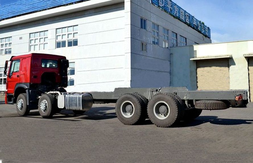 25T crane truck chassis