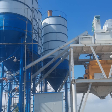 Concrete Machinery 180cbm/hour Engineering Batching Plant