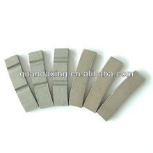 Diamond cutting segment for sandstone