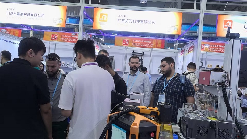 Chuke Intelligent's booth at the Canton Fair was a huge hit, with its laser cleaning and marking equipment selling out to international buyers