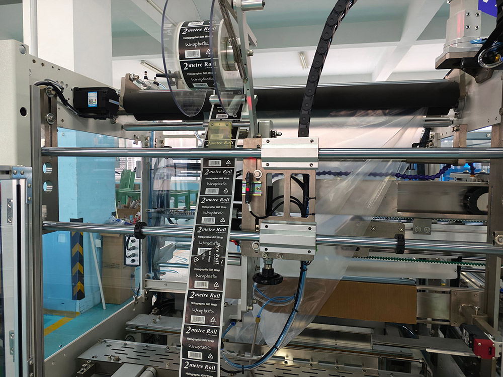 Mașină de ambalare a capacelor din plastic