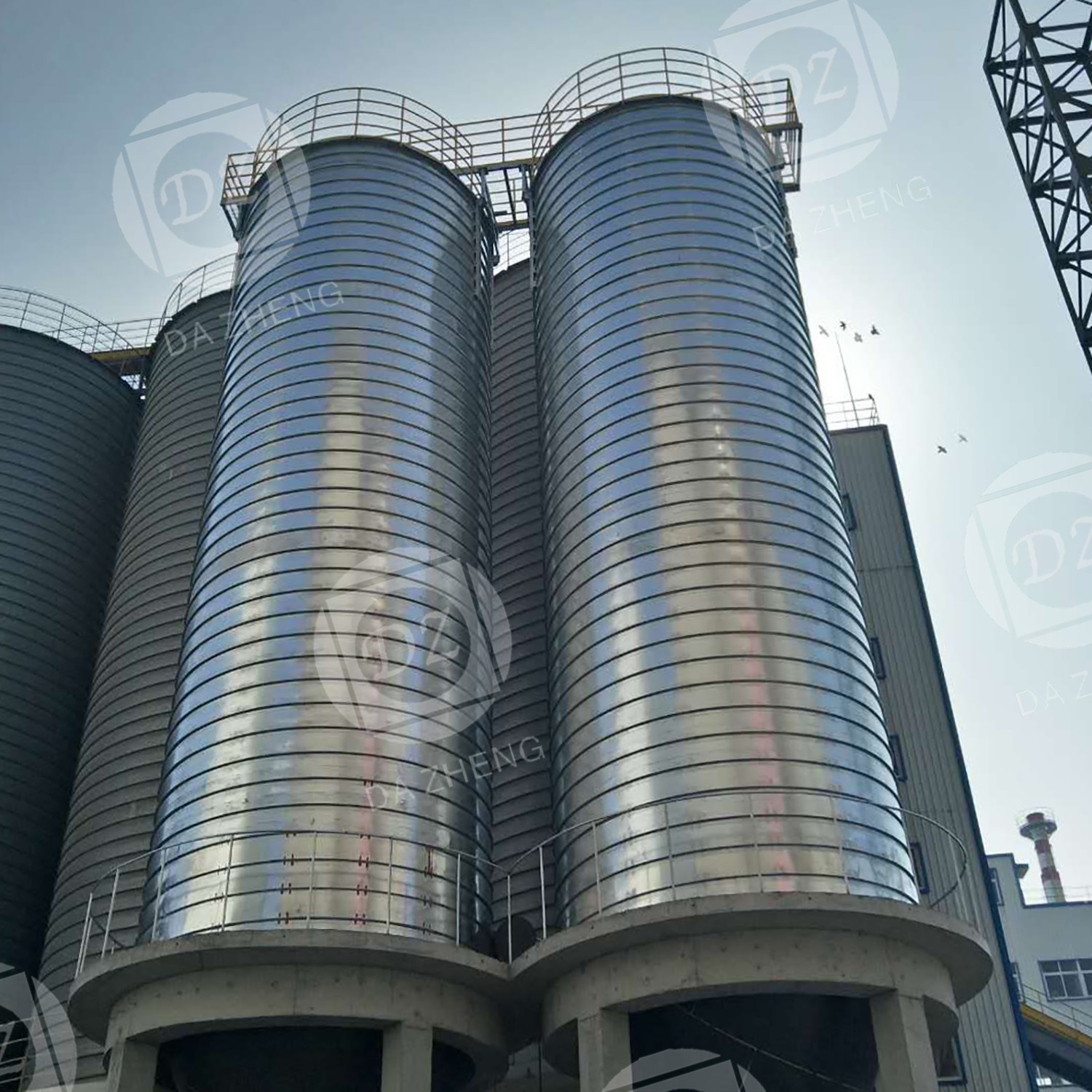 Поцинкована стоманена силоза за съхранение на пудра захар Galvanized steel silo for storing powdered sugar