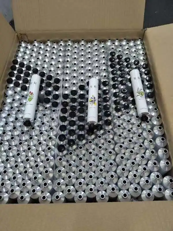 Envase cosmético de aluminio de lujo de la crema de manos del tubo con la tapa del metal
