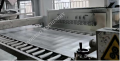 Mesin pembuatan papan vinil tegar yang baru direka bentuk