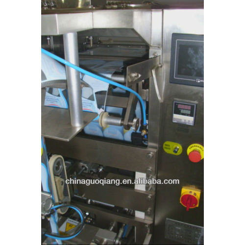 Vertical form-fill-seal packing machine 420