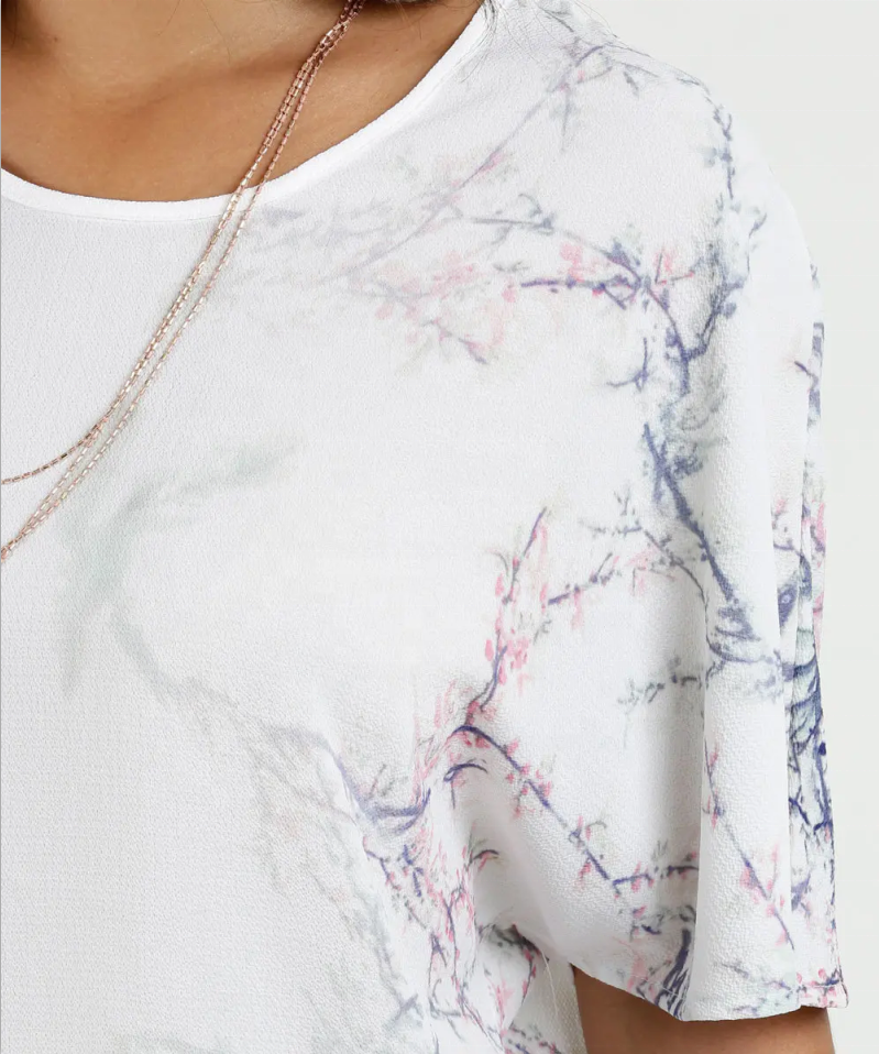 Camicetta a mezza manica in chiffon con stampa t-shirt