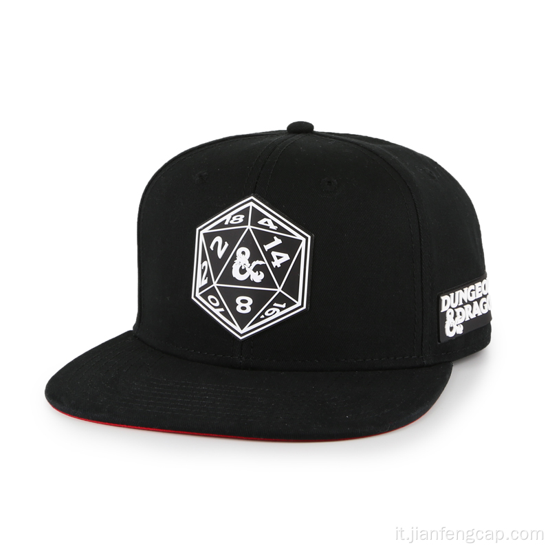 Cappellino snapback con logo in gomma dal design personalizzato