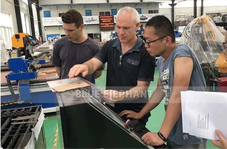 Good Quality Furniture Making Atc 1325 Rotary Taiwan Syntec CNC Wood Router Machine with Ce Certificate