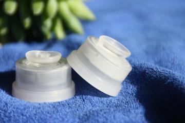 PP cap for plastic infusion container