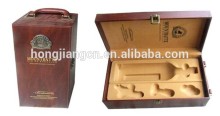 red wine and wine set gif box in leather