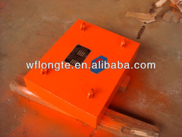 Suspended tramp iron magnet for conveyor belt