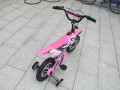 ピンクのバイク子供自転車子供の自転車します。