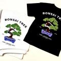 T-shirt dell&#39;icona per alberi da cartone animato maschile con colletto a coste