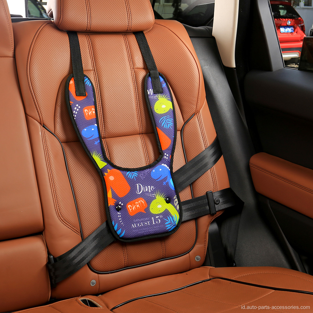 Adjuster keselamatan kursi mobil untuk melindungi kursi kartun