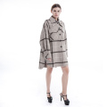 Cappotto da donna in cashmere di lana realizzato a mano