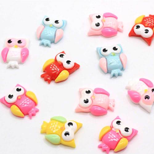 Vente chaude mignon Mini résine colorée hibou forme 100 pièces flatback charmes 100 pièces assez bon marché en vrac Cabochons pour autocollants de bricolage