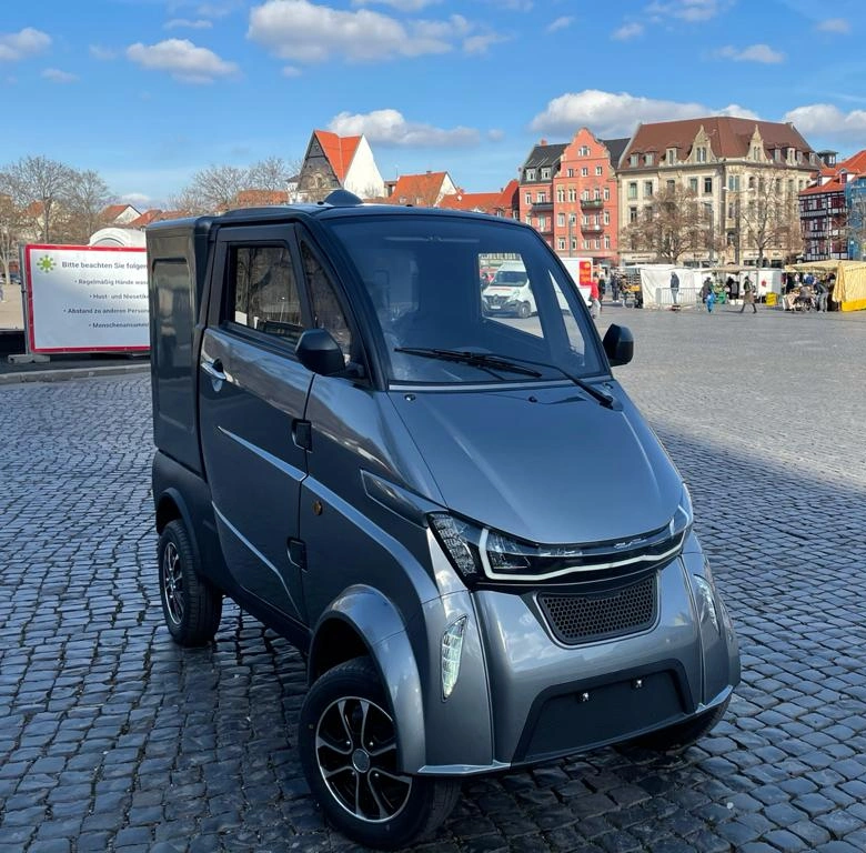 Electric 4 Wheel Pickman Truck with Closed Cabin