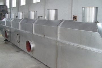 Vibrating fluidized bed dryers for fumaric acid