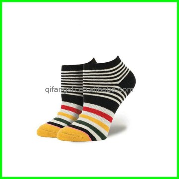 Women combed cotton colored knitting pattern ankle socks