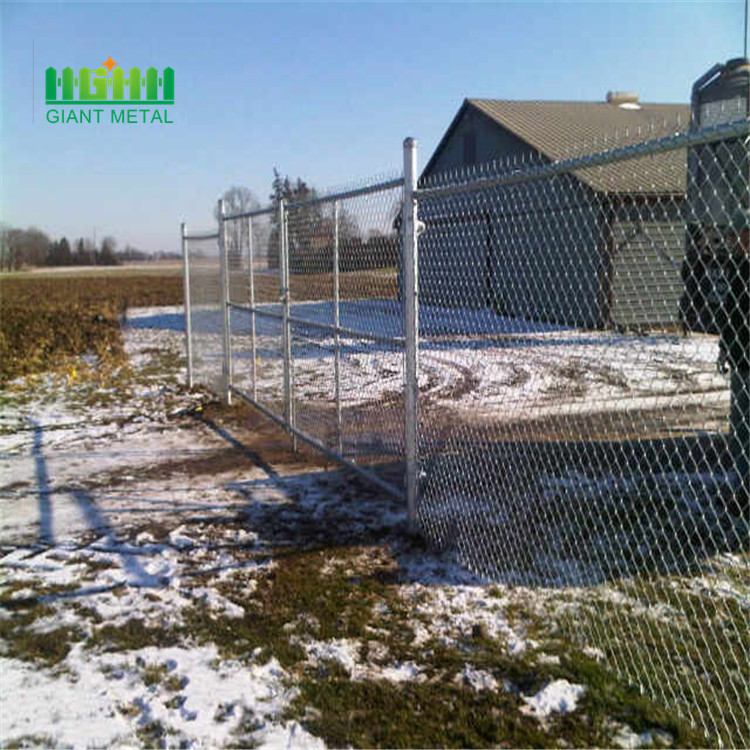 Chain link fence assembly