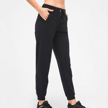 Celana Jogger Ketat Wanita Cocok