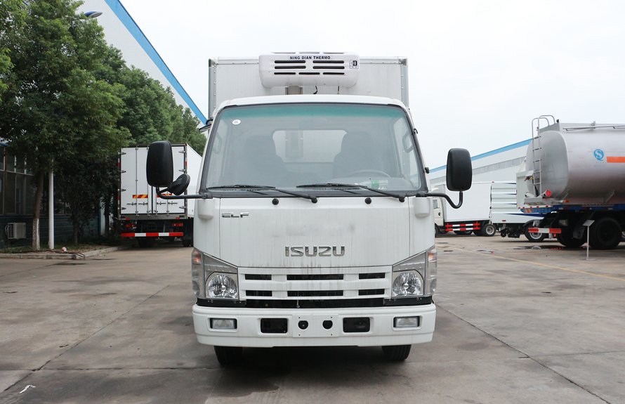 Isuzu refrigerated trucks 4