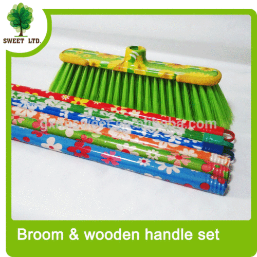 Home and hotel cleaning tools plastic brooms / floor sweeping brooms with wood stick