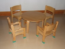 round solid wood child table and chairs for study or funny