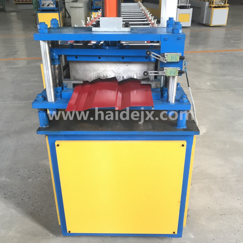 Russia Standard color steel 370 wall panel roll forming machine