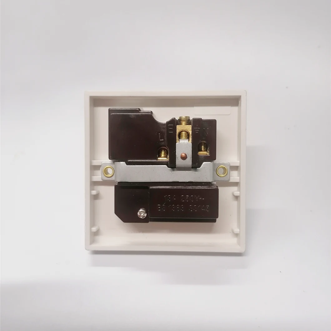 UK Electrical Wall Light Switch Socket 3 Gang 1 Way