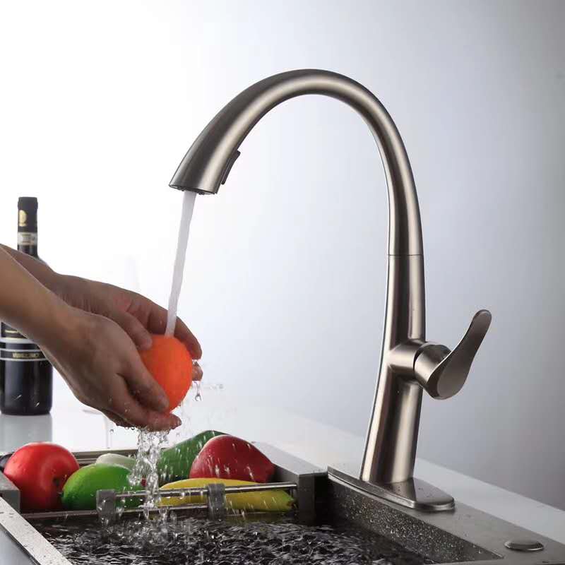 도매 304 스테인레스 스틸 브러시 풀다운 분무기 싱크 탭 주방 수도꼭지 믹서