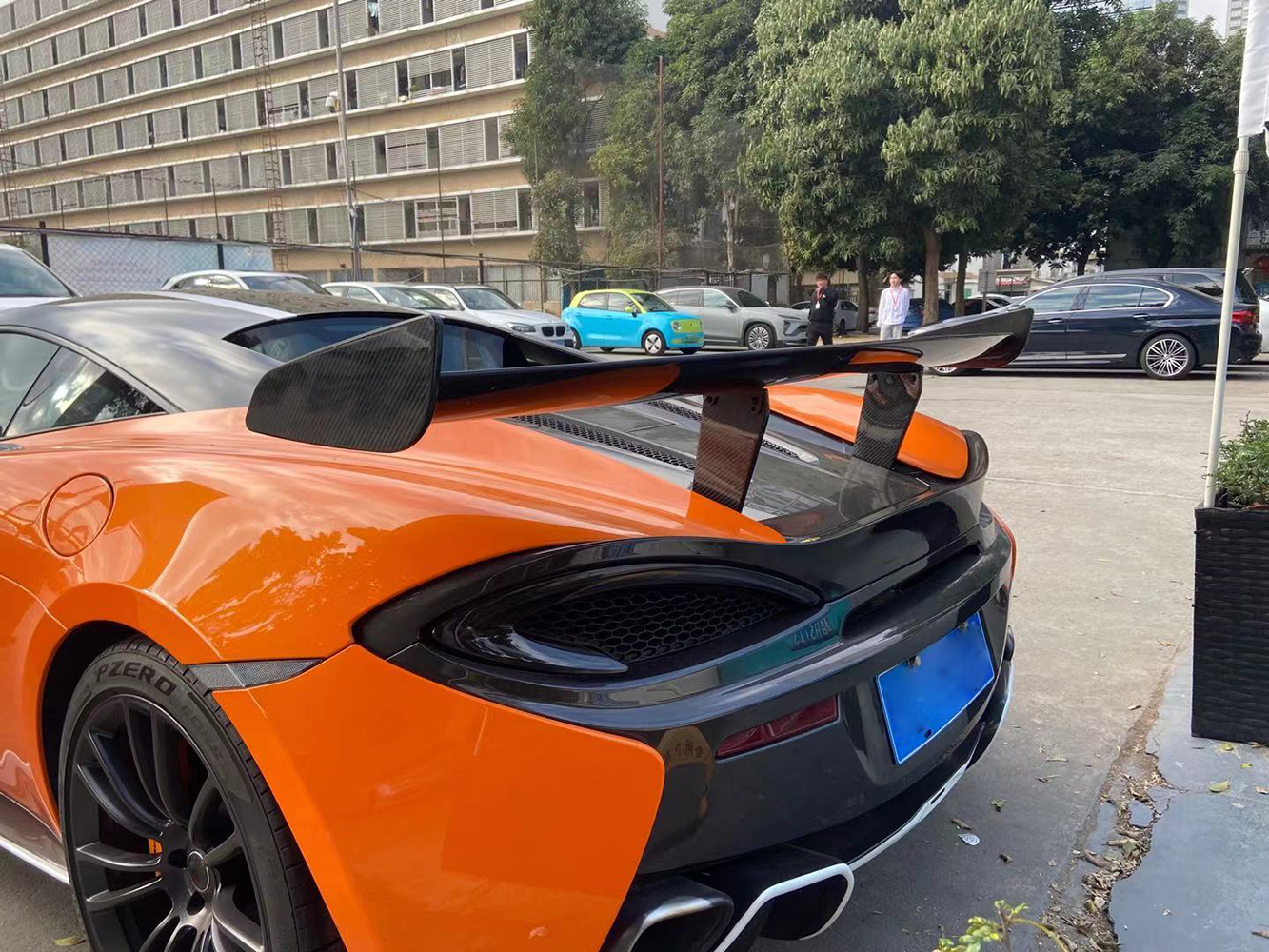 Modify Luxury Dry Carbon Fiber Racing Car Spoiler for McLaren 570S Coupe 2015-2020