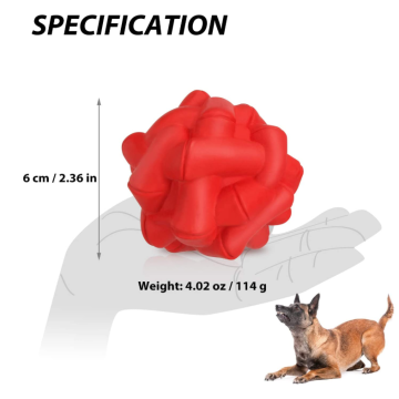 Bolas de cão para o jogo de treinamento ao ar livre