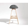 Commercieel gebruik hout Erik Buch counterstool