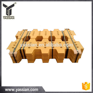 serrated cutting edge for scraper