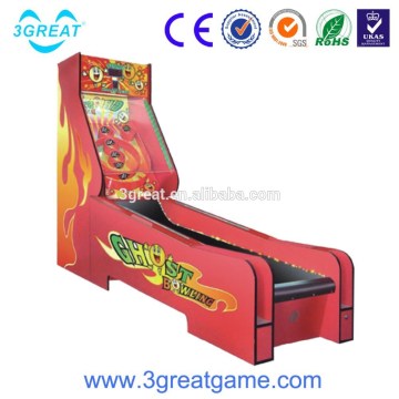 Indoor arcade play bowling games