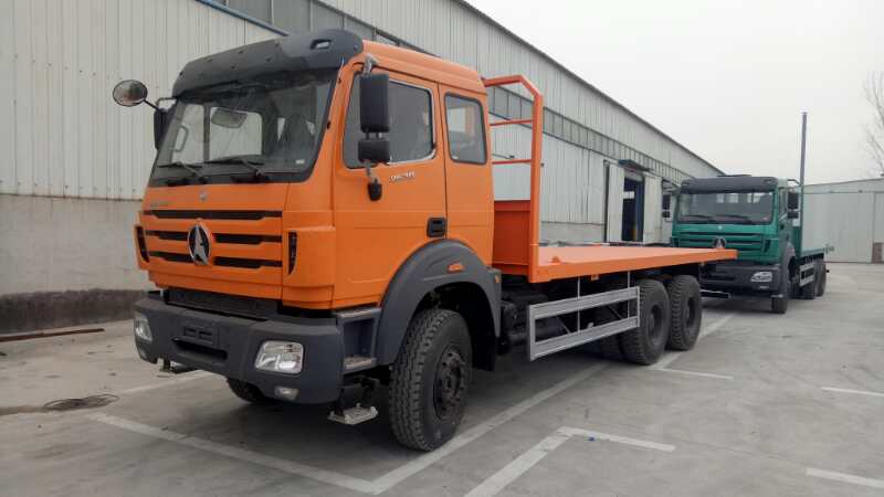 camion à plateau flatbed truck