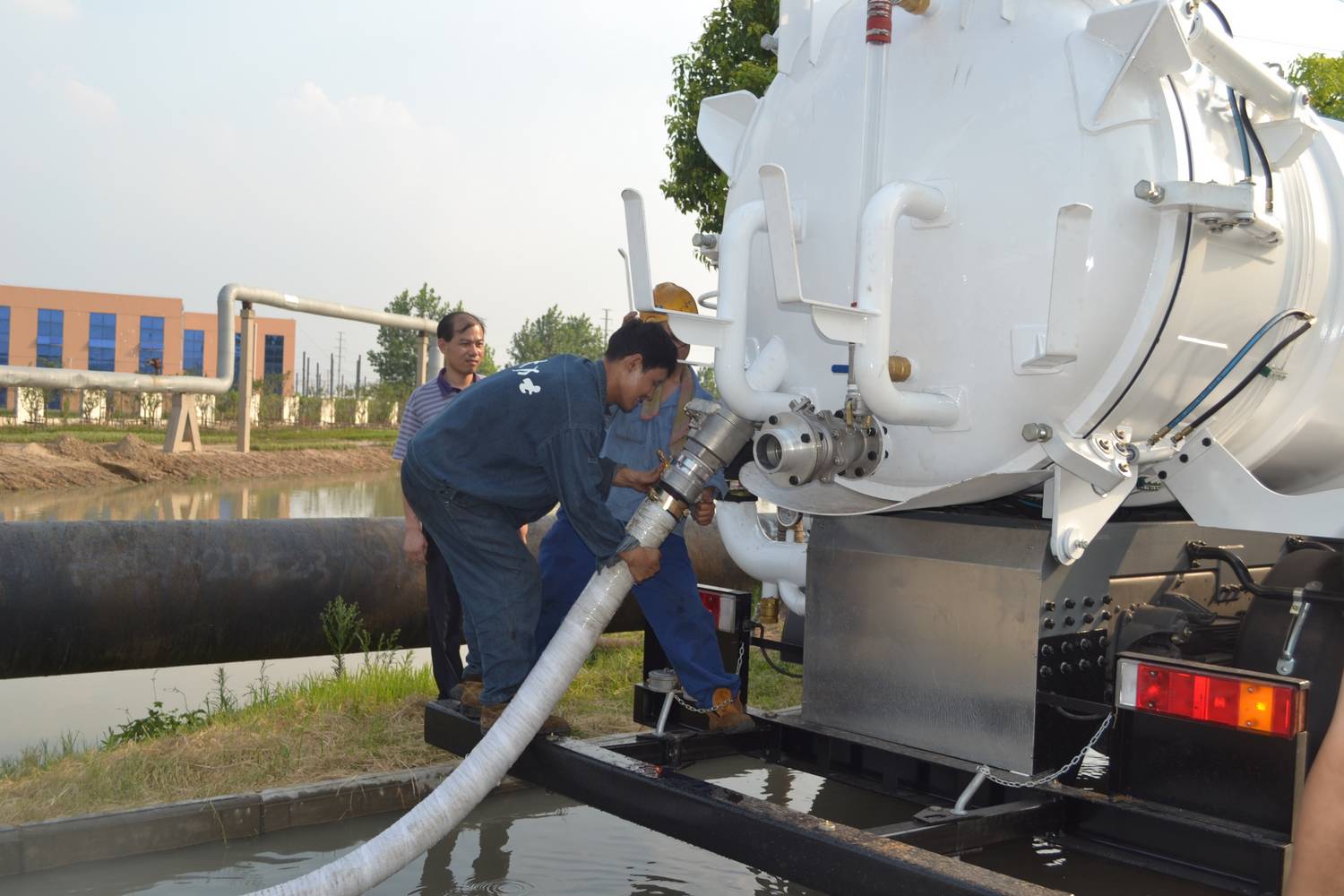 Вакуумные всасывающие машины Vacuum Suction Trucks