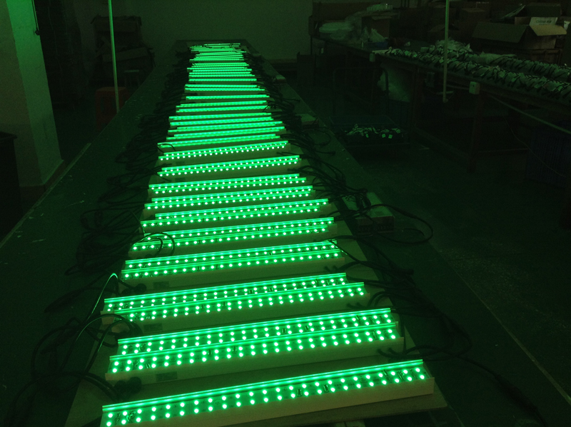Linear wall washer lighting Linear wall washer lighting