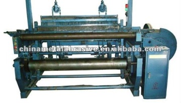 Wire mesh weaving machine