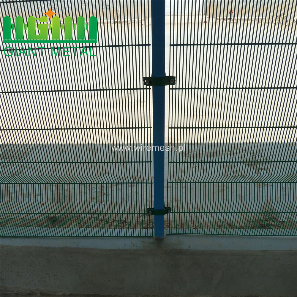 Galvanized Green  3 Twist Metal Fence