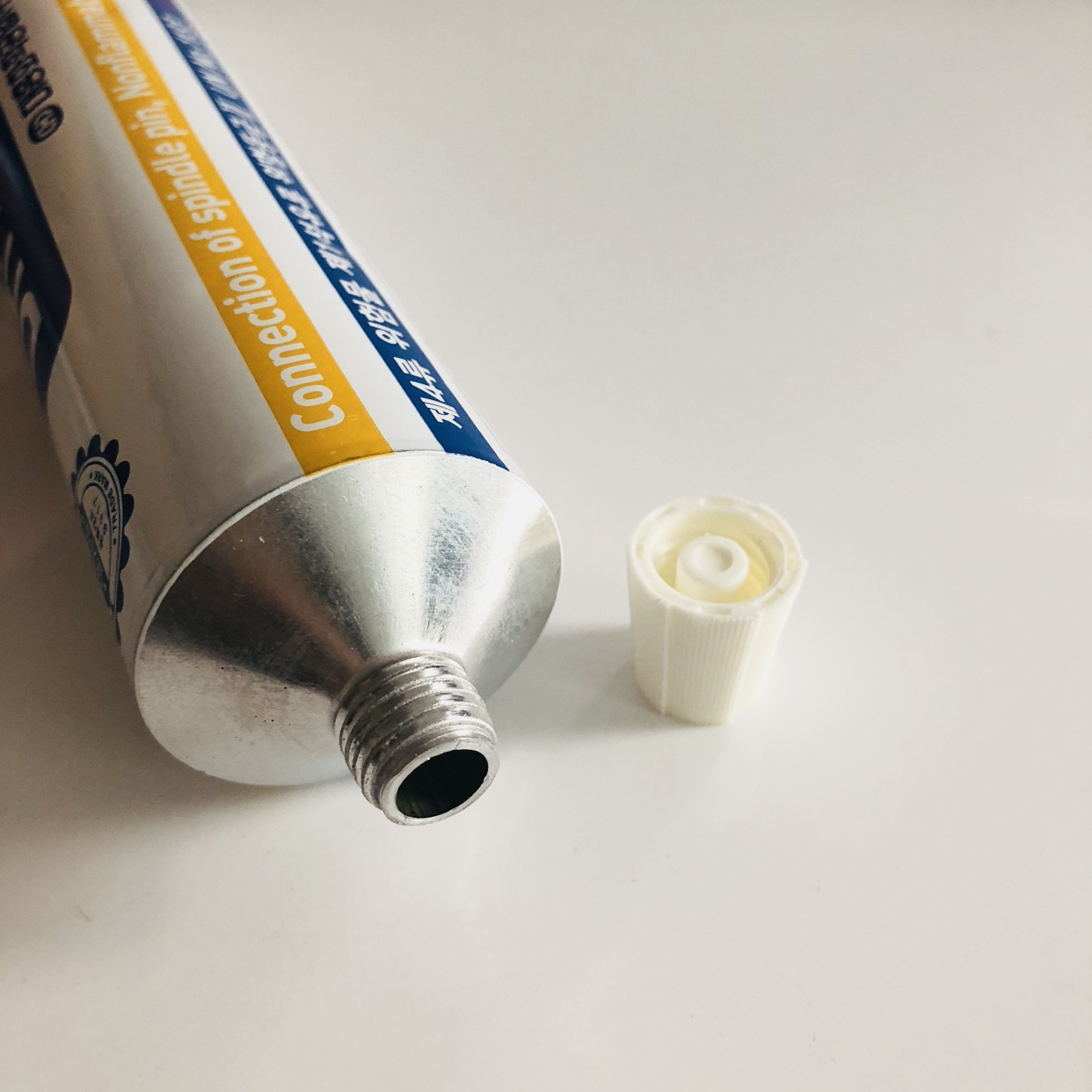 fábrica de tubos de paquete de adhesivo de boquilla alargada elongated nozzle adhesive package tube factory