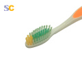 Brosse à dents douce de soies pointues meilleur pour des soins d&#39;adulte