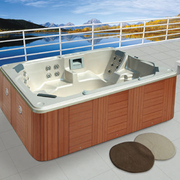 Large Freestanding Whirlpool with US Acrylic and Balboa System